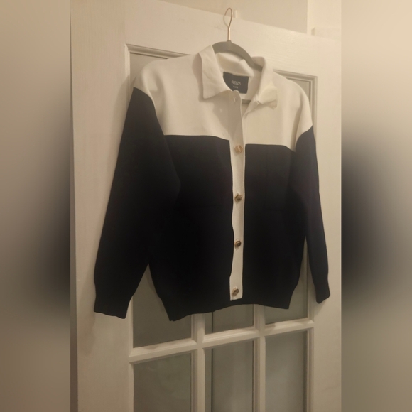 Aleeza Chic Monochrome Sweater/ Blazer With Gold Buttons & Pockets - Picture 4 of 11
